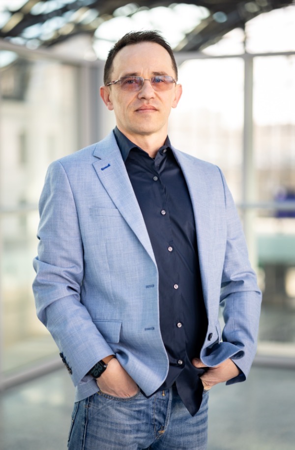 Rafal Szykowski, broadcast developer